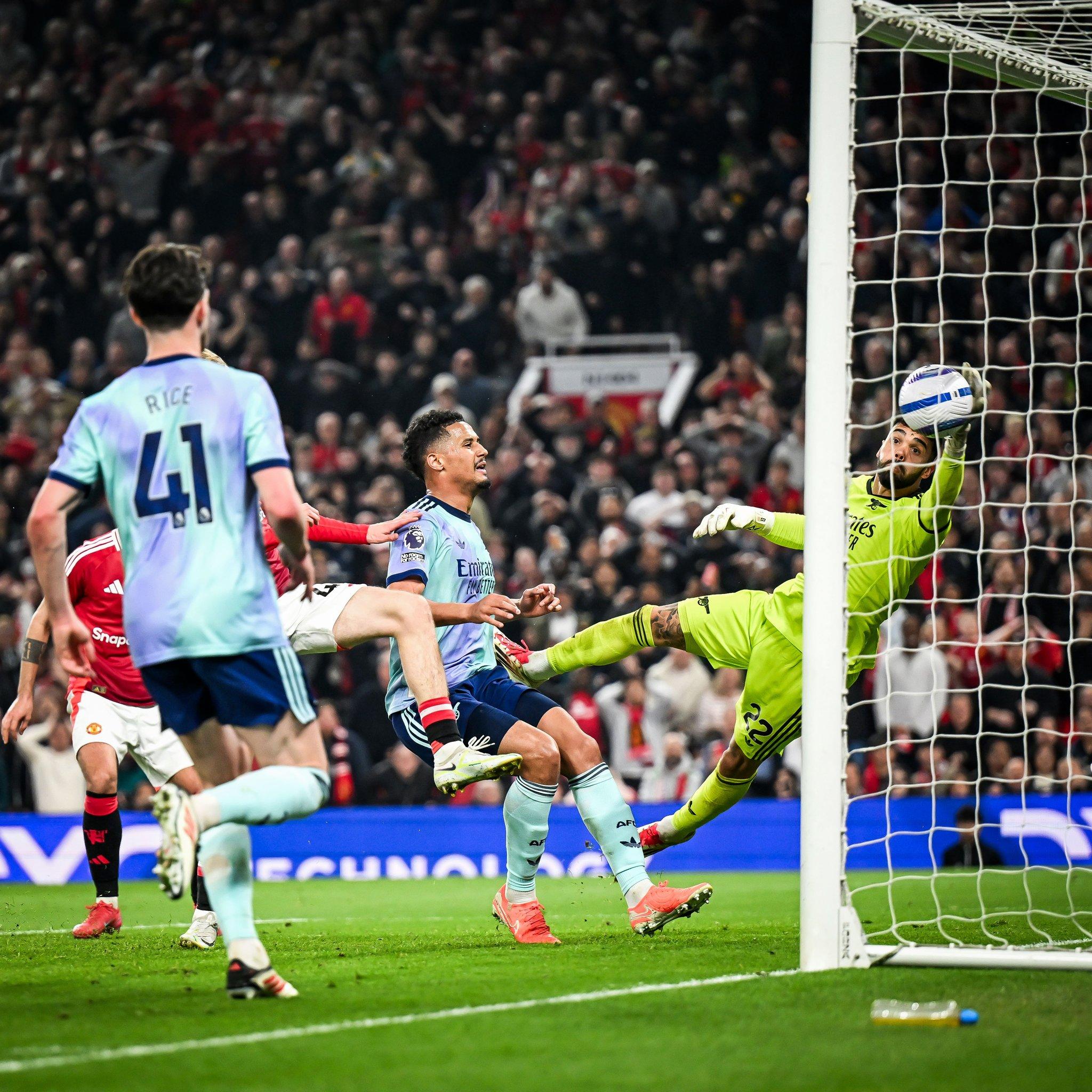 爱游戏官网-最后时刻葡超焦点战，阿贾克斯完成篮板制胜，更衣室稳定，赛季目标并未改变的简单介绍