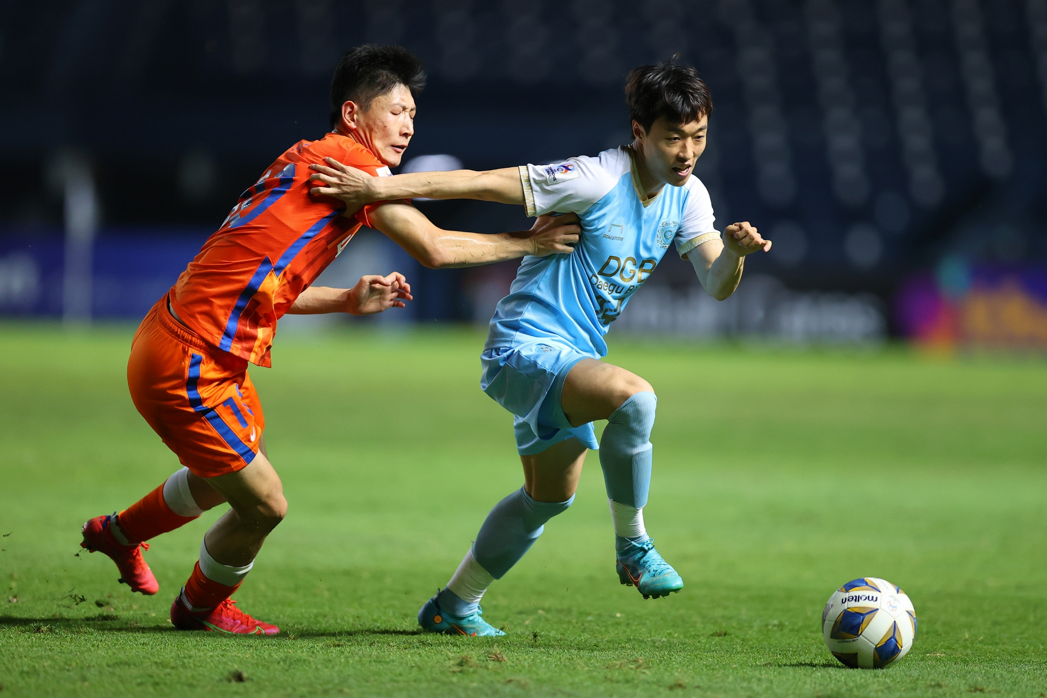 爱游戏官网APP-利物浦转会期临场应变；志在亚冠名次提升；球迷炸锅；医务组通报恢复的简单介绍